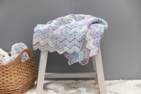 Couverture Au Tricot Pour Bebe Au Point Chevron Bebe Douillet De Loops Threads Couverture Au Tricot Pour Bebe Au Point Chevron Bebe Douillet De Loops Threads